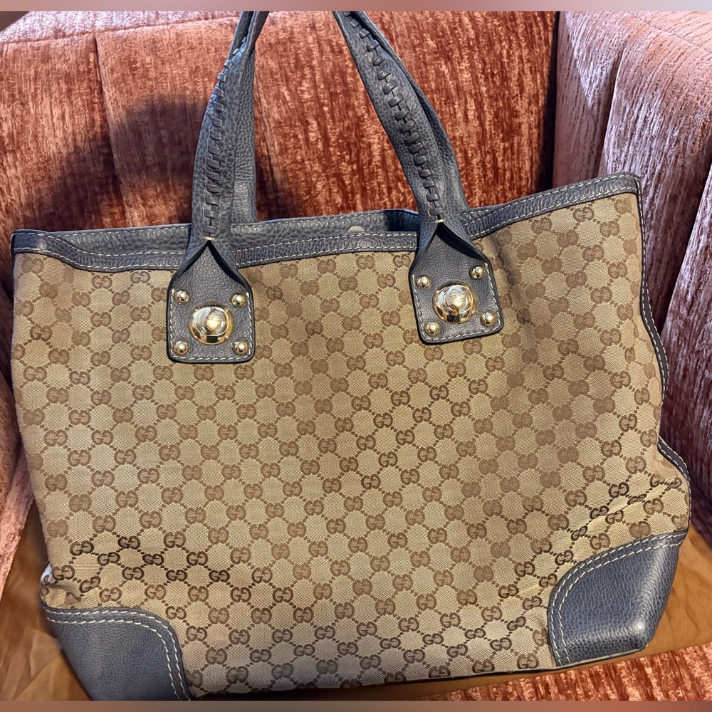 GUCCI Canvas Sunset Tote, never worn! Plastic on logo hardware, in dustbag 😍